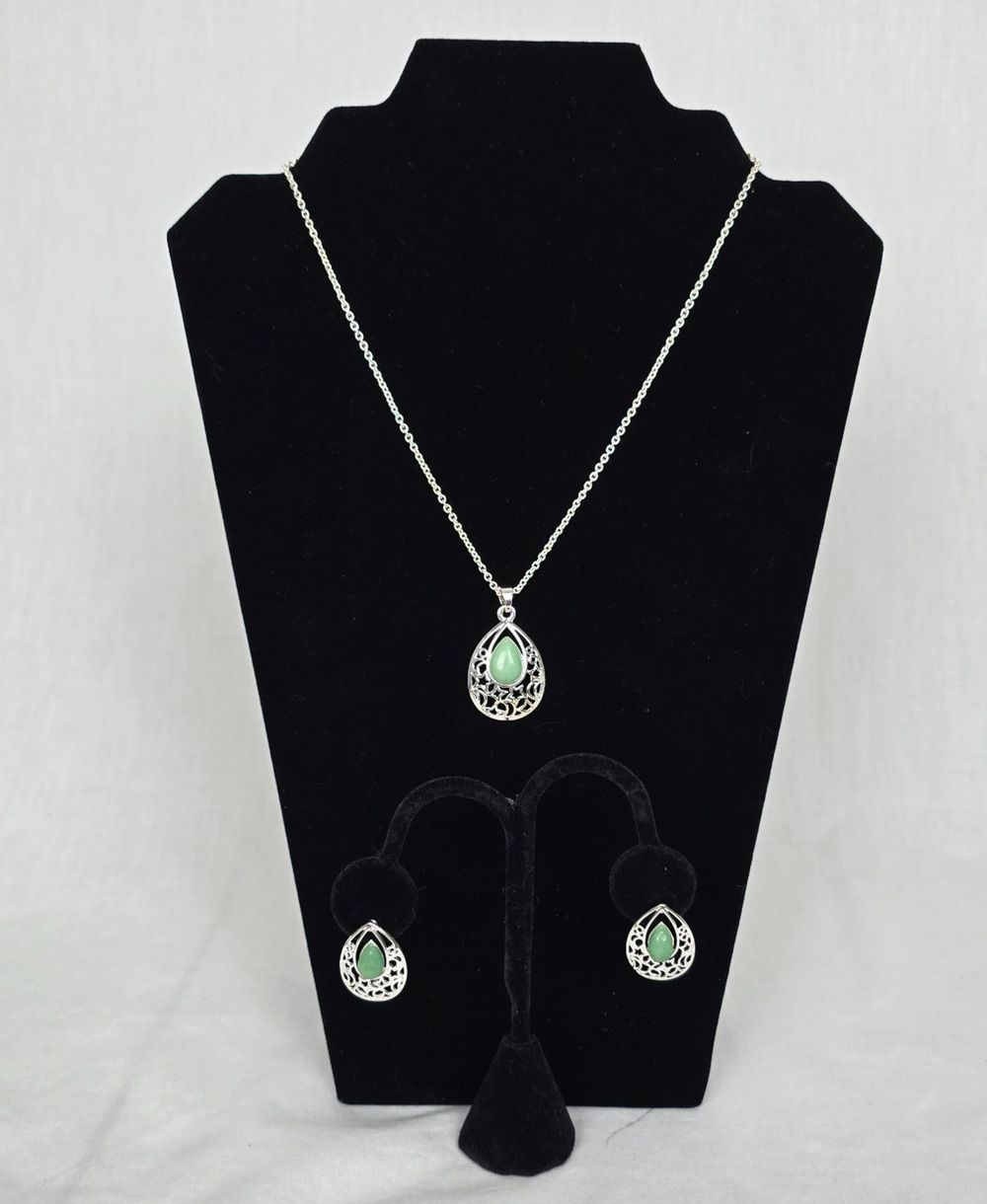 Silver Tone & Jade Like Tear Drop Charm Necklace & Earring Set with Case